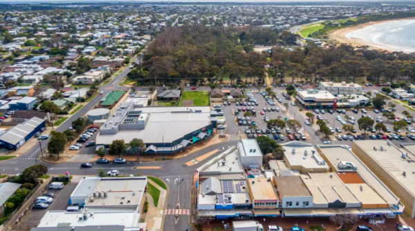 Regional Woolworths sets new low yield benchmark
