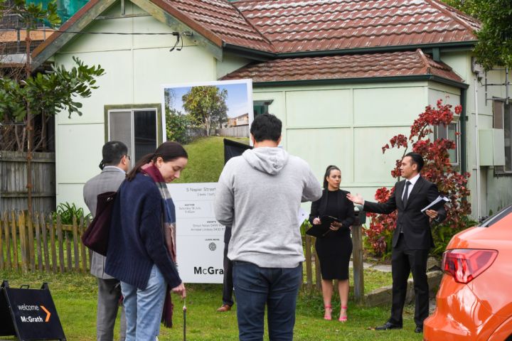 Sydney and Melbourne auction withdrawals hit record highs as buyers retreat