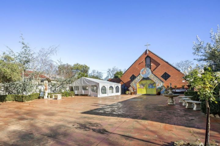 melkitechurch-grounds_cyrpks.jpg melkitechurch-grounds_cyrpks.jpg