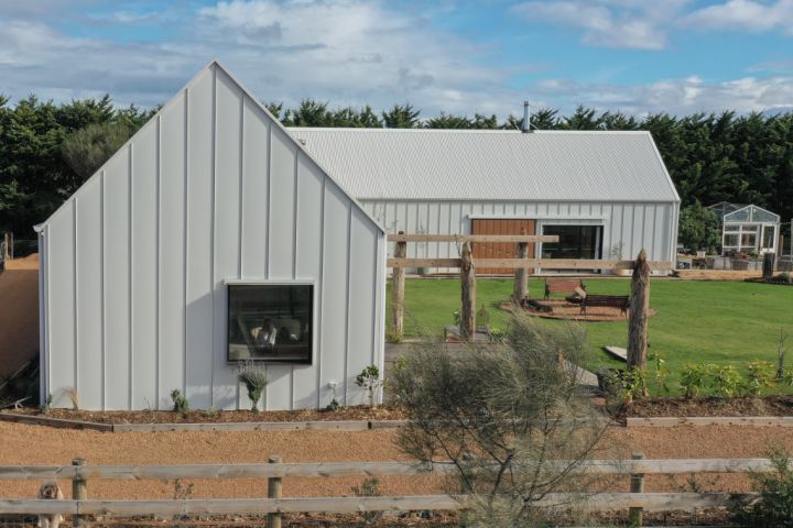 How building entrepreneur Rhys Uhlich built his family home on Phillip Island with Facebook finds