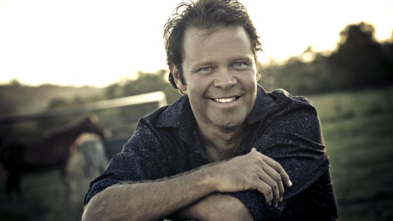 Country music star Troy Cassar-Daley lists his country house that inspired a hit song