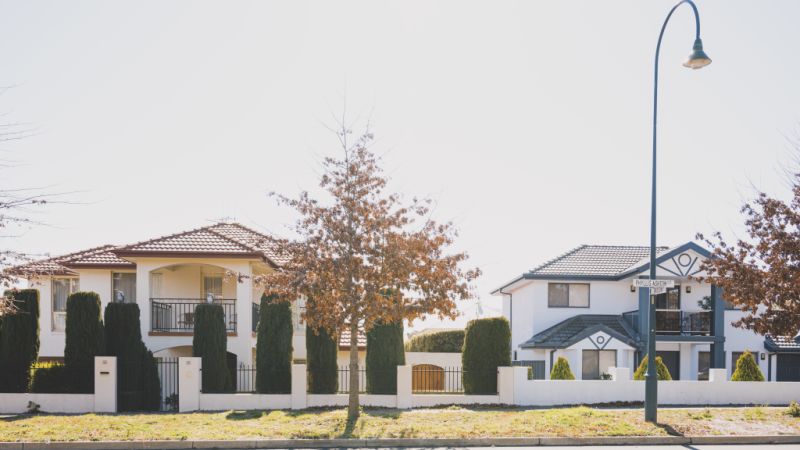 Canberra house prices fall, bucking national upward trend