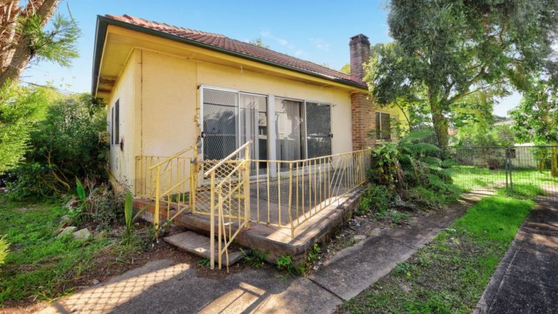 Sydney online auctions: Dilapidated Ermington house sells for $1,408,000