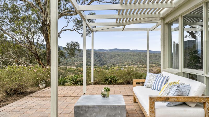 What to consider when purchasing a property on a big block of land in Canberra's surrounding NSW region
