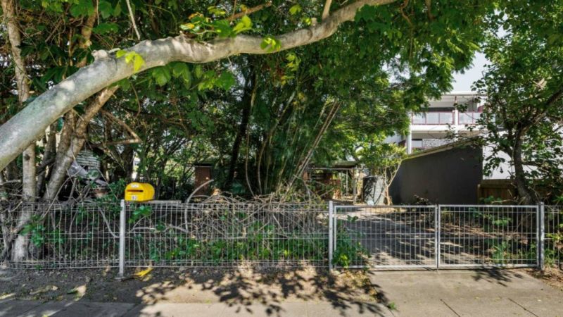 Dilapidated post-war home in ritzy Brisbane suburb sells for just shy of $1 million