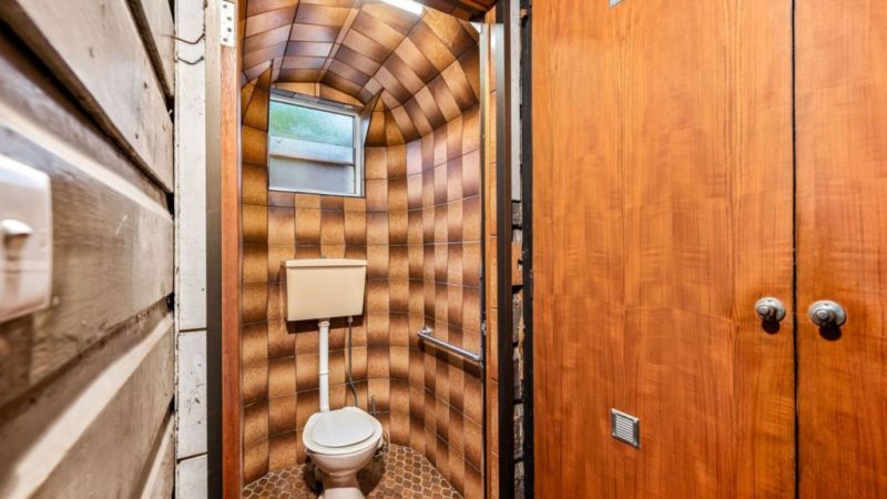 Dream coastal reno with a groovy loo sells for $660,000