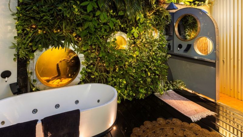 Aussie home's outdoor bathroom has to be seen to be believed