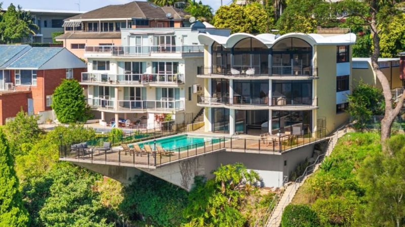 'Opera House' home for sale in Sydney suburb has an incredible floating pool