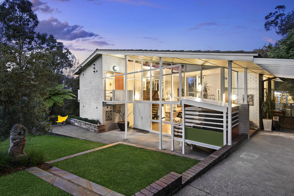 Inside a modernist masterpiece in Sydney's upper north shore