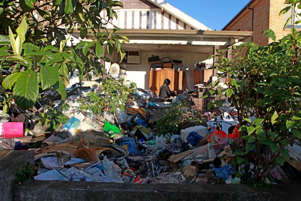 The rubbish is no sooner cleared from the front of 19 Boonara Avenue, Bondi, than it has accumulated again. Photo: Ben Rushton Photo: Ben Rushton
