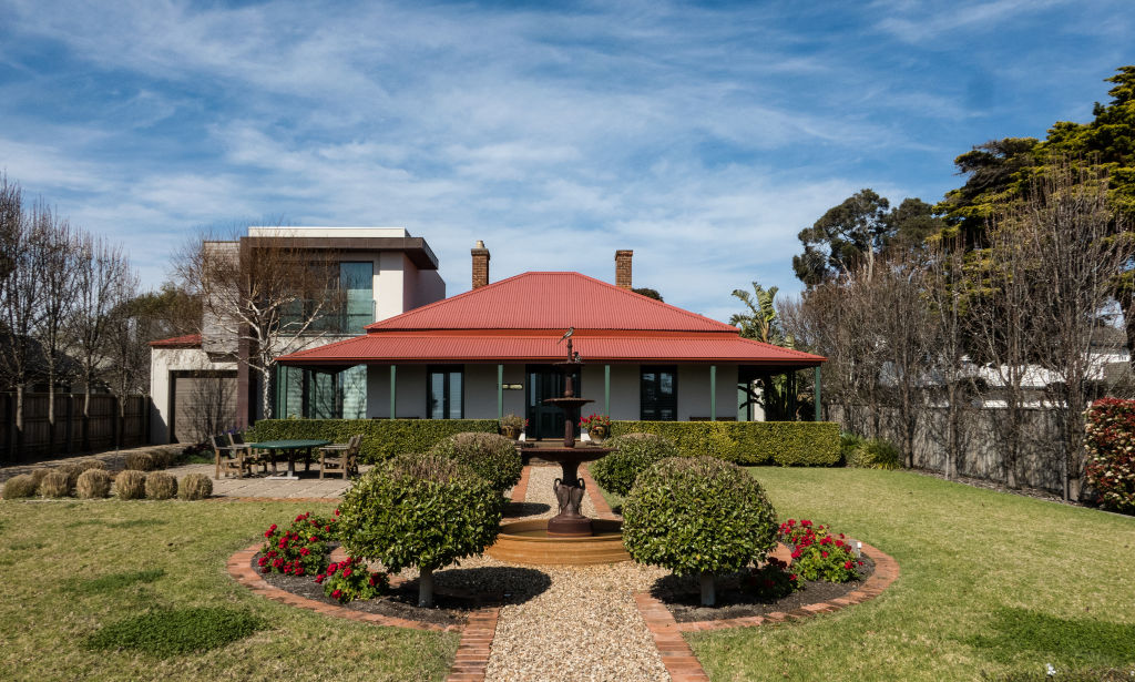 An example of the beautiful homes in Mount Eliza.  Photo: Leigh Henningham. Photo: undefined