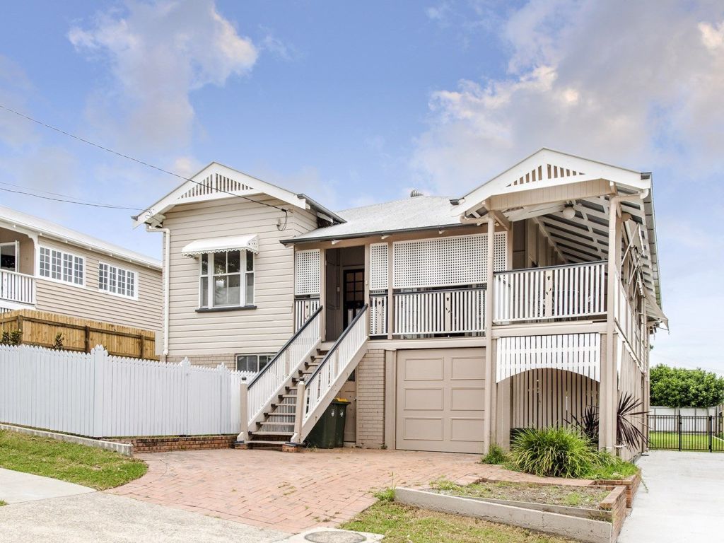Brisbane auctions: Two houses in the same street set to draw eastern suburbs hopefuls