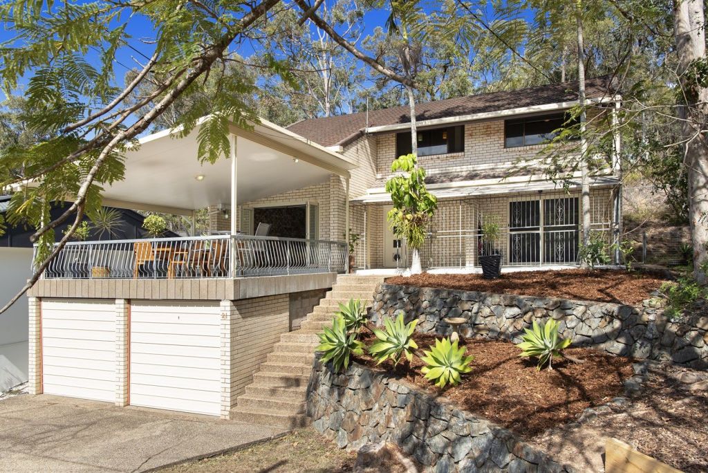 What Brisbane houses looked like in the 1970s Floods and fashion shape a growing city