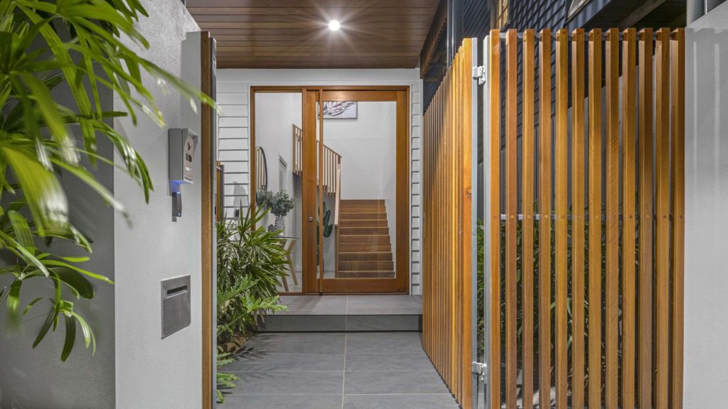 The entry at 5 Ross St, Paddington. Photo: Ray White New Farm.