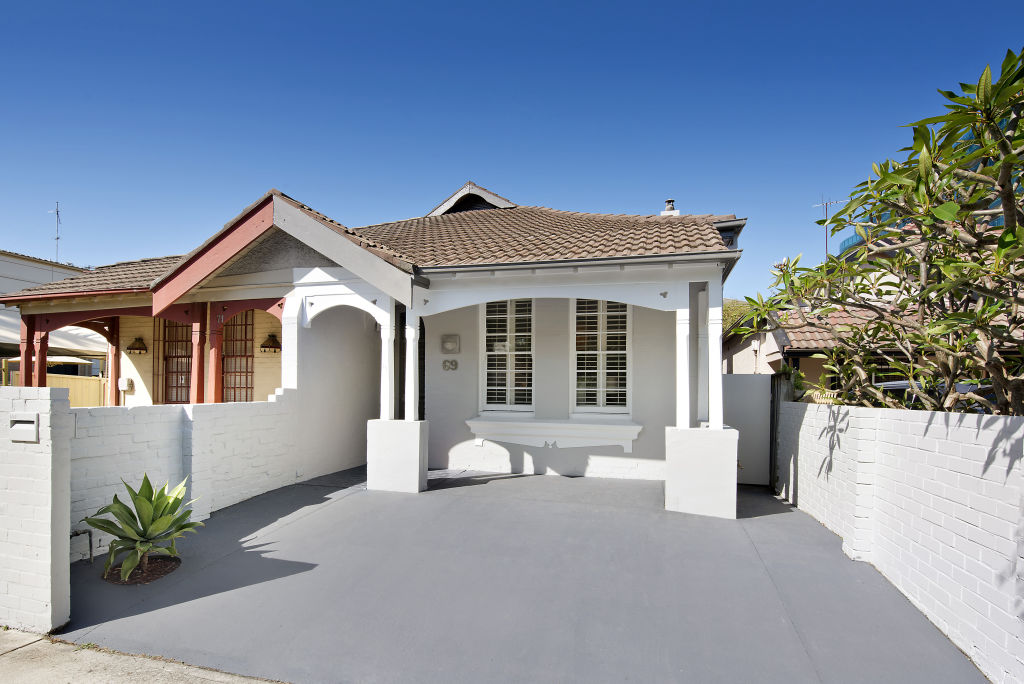 Property spruiker seeks buyer for $3.5 million Bondi Beach house