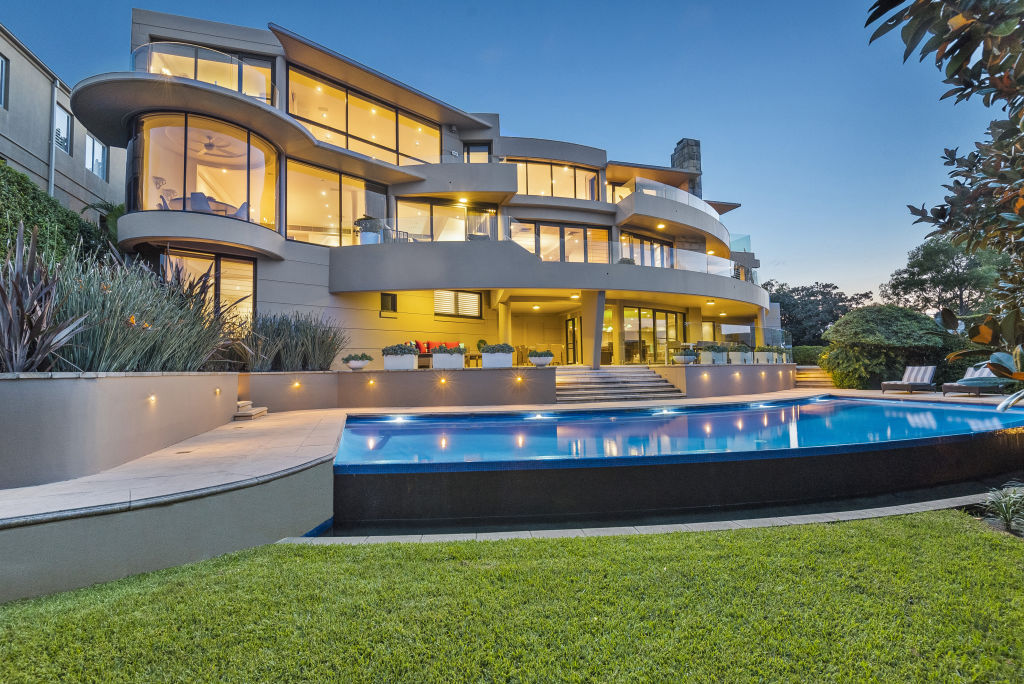 China's shoe king Wilson Xue has sold his Mosman mansion on Burran Avenue for $20 million, less than two years after he bought it.