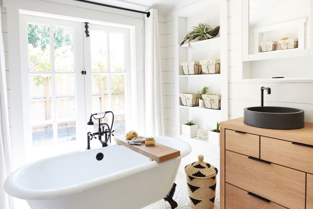 The apartment that proves open plan bathrooms are plain wrong