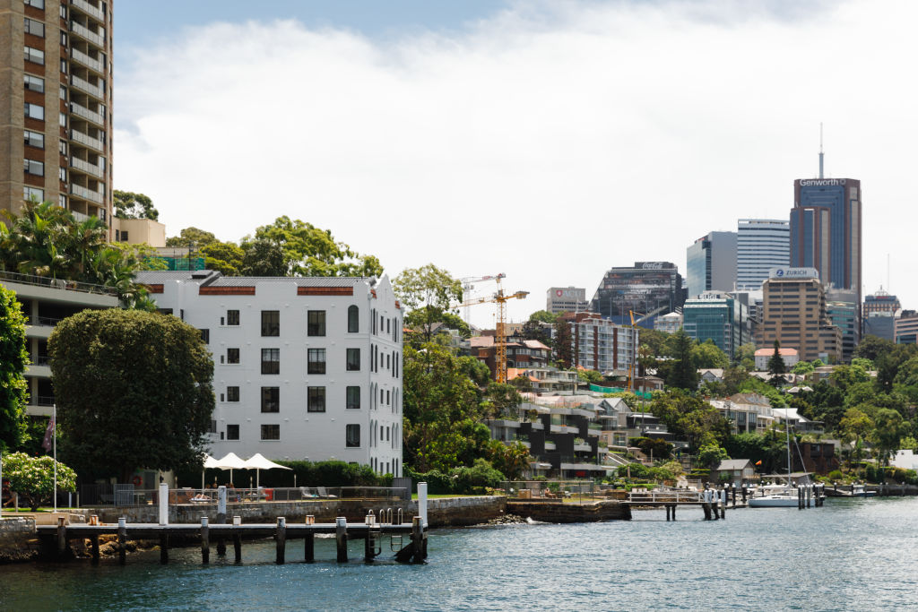 McMahons Point has a population of 2300, with most residents living in apartments. Photo: Steven Woodburn Photo: Steven Woodburn