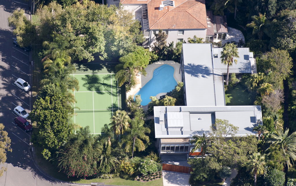 The Alex Popov-designed residence with swimming pool and tennis court at Chinamans Beach sold by David Turner in 2015.