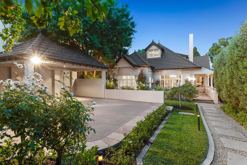 There was one bidder at the auction of a 1920s residence on 613 square metres at 5 Gordon Grove, South Yarra.