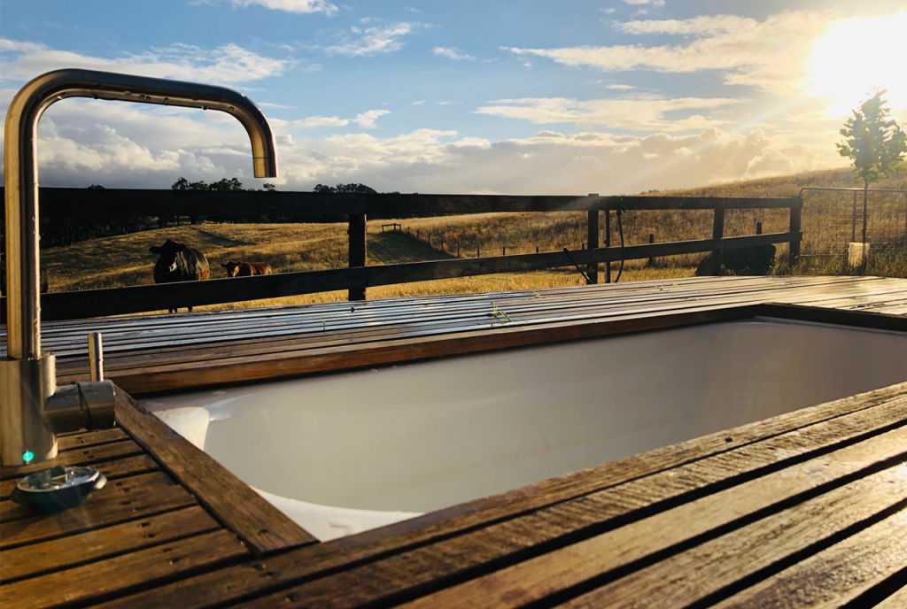 10 breathtaking outdoor bathtubs around Australia