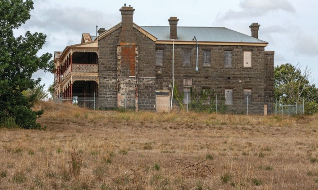 67 Simpson Street, Kyneton comes with more than 2 hectares of land. Photo: Buxton Ballarat