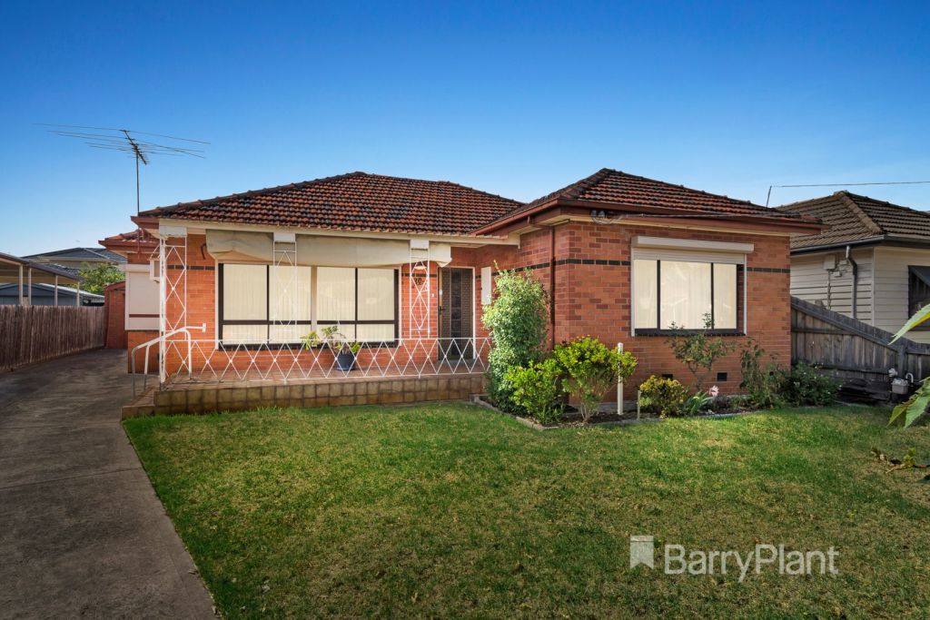 30 Pitt Street, Fawkner sold to a first-home buyer.  Photo: Barry Plant
