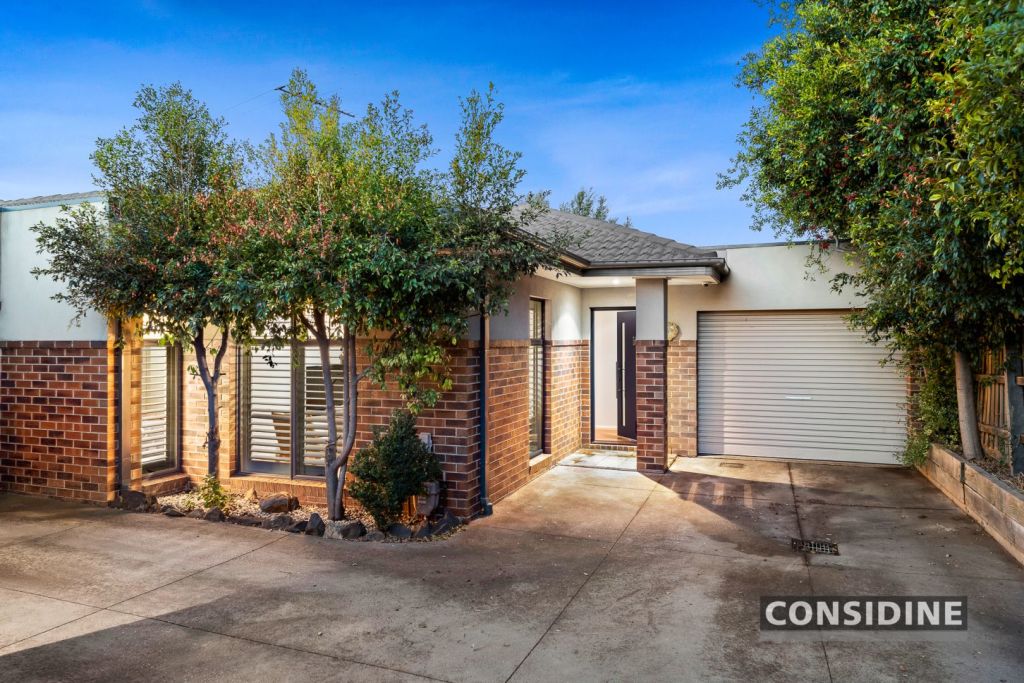 3/6 Roslyn Street, Strathmore. Photo: Considine Real Estate