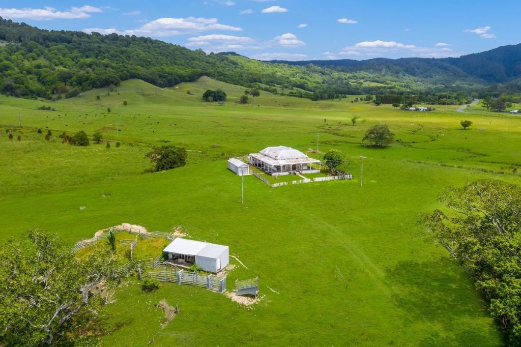 The property takes up almost 41 hectares in the Mullumbimby countryside.