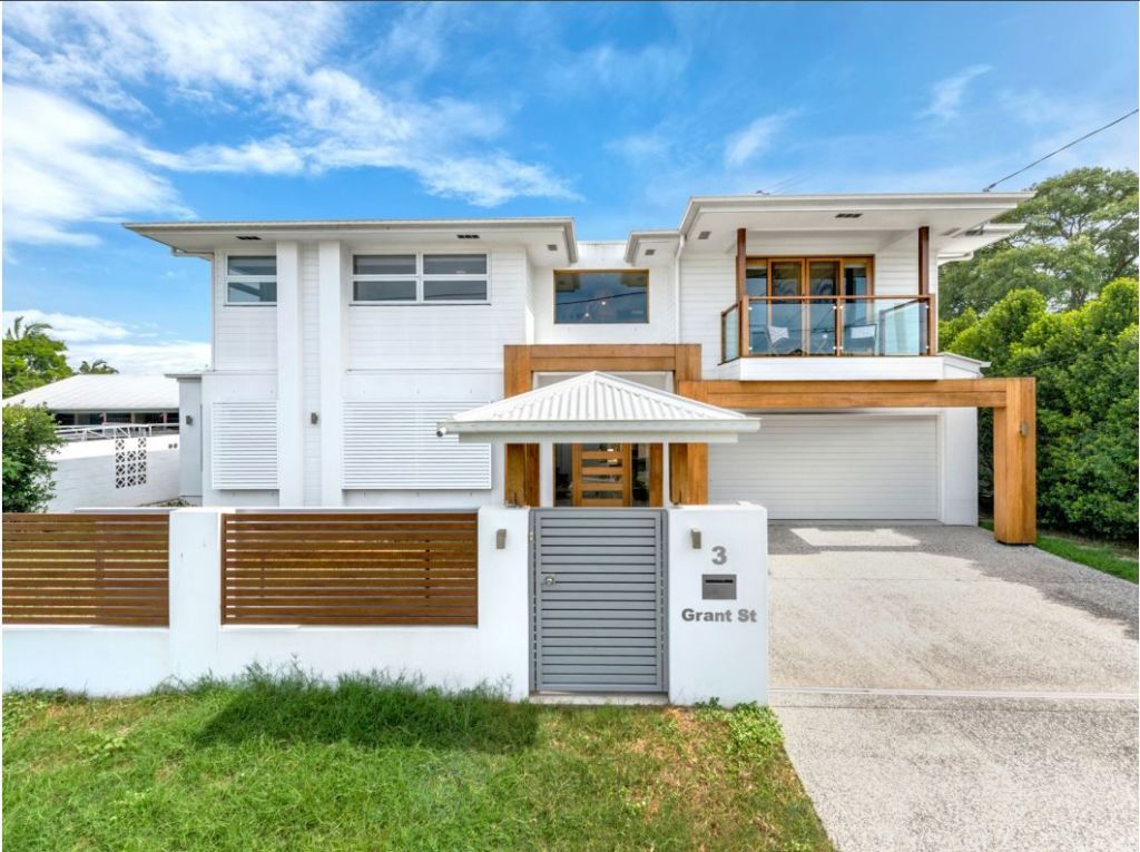 A four-bedroom house at 3 Grant Street, Hendra QLD, on 433 square metres, sold for $980,000.