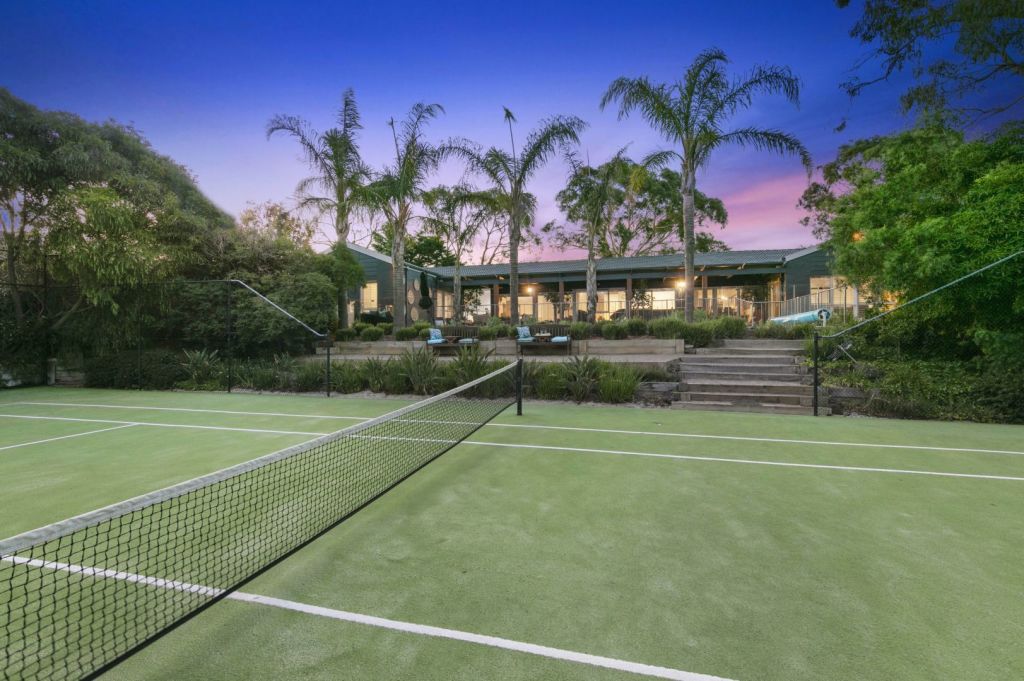 3 Le Grand Close, Mount Eliza, is listed with hopes of $2 million to $2.2 million. Photo: Bonaccorde Property Services