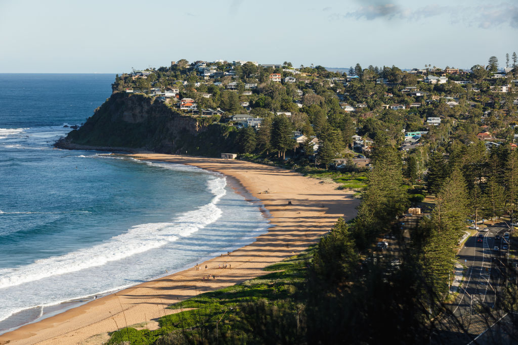 Houses in Bilgola Plateau made almost $382,000 more than the average household. Photo: Steven Woodburn