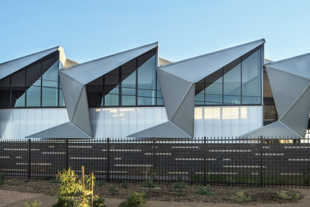 How this award-winning shed stays cool in a desert climate