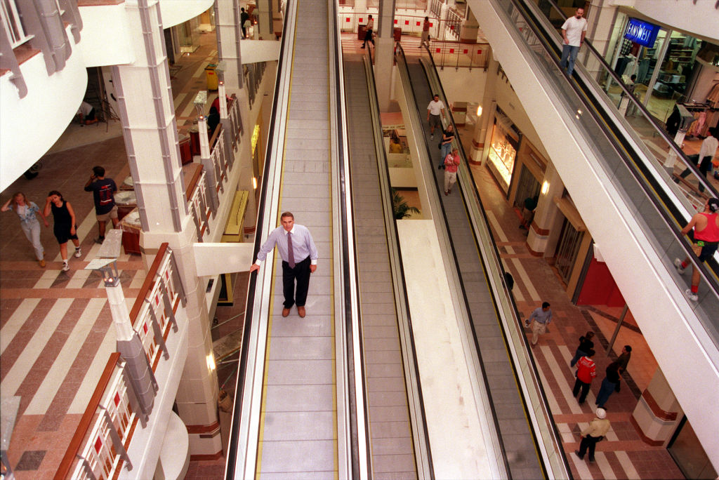 Lang Walker at the Broadway shopping centre when it opened in 1998. Photo: Belinda Pratten
