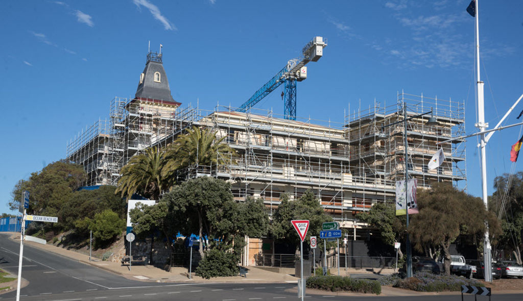 Receivers put Sorrento's Continental Hotel back on the market