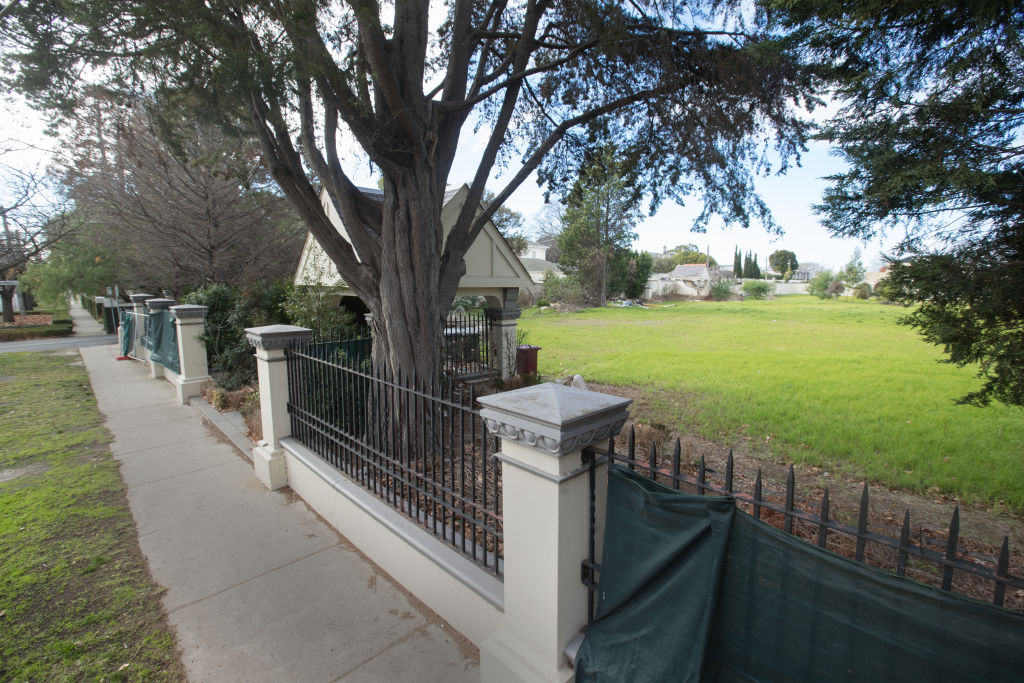 Toorak block once home to grand mansion put up for sale at $40m