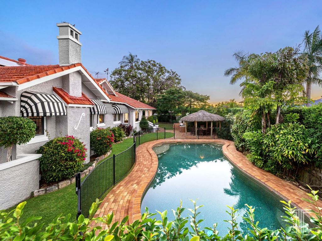 Gorgeous 1930s Clayfield house sells at auction for $2.8 million