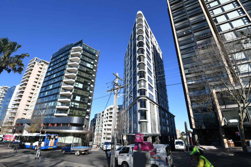 Median apartment price growth in Milsons Point outstripped household incomes by almost $330,000. Photo: Peter Rae