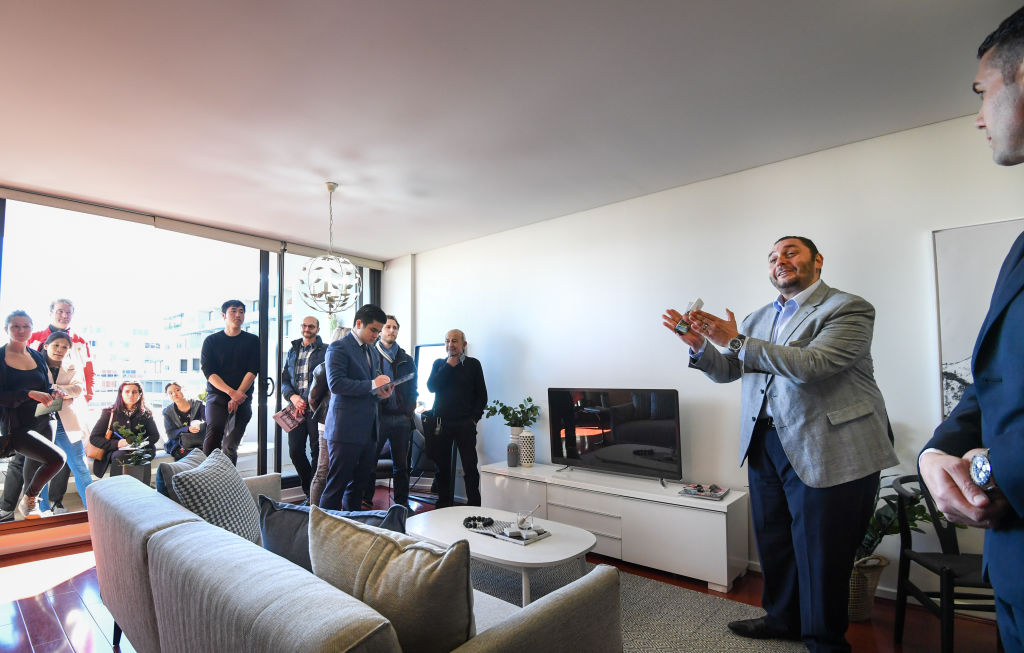 Auctioneer Matthew Shalhoub during the auction of M25/1A Mandible Street, Alexandria Photo: Peter Rae