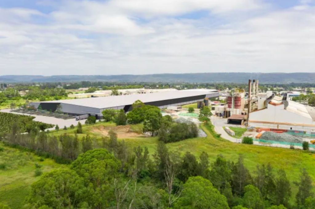 Buxton scion to build $80m mega shed for US glass bottle maker