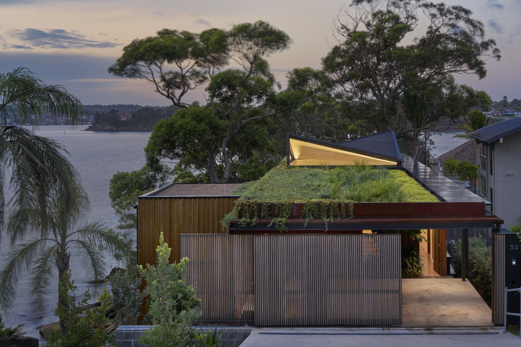 Bundeena beach house has an enviable site.  Photo: Michael Nicholson