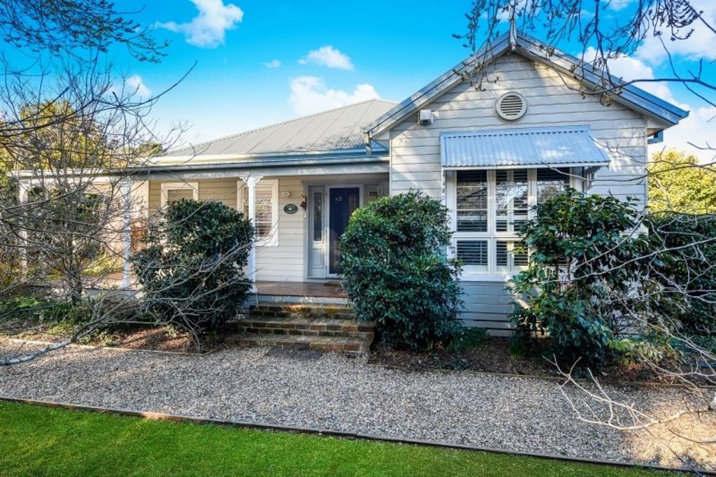 Burrawang's Windarra cottage last traded in 2008 for $842,500.