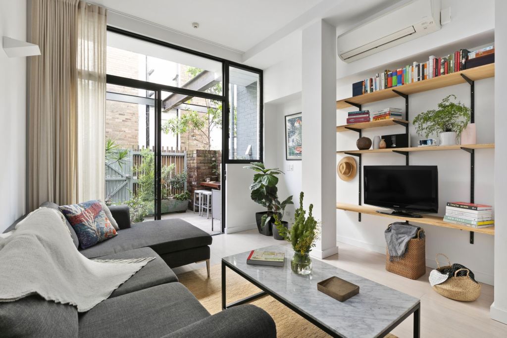 More than 100 inspections was a sign of good things to come for the vendors of 5/86 Cope Street, Waterloo. Photo: The Agency Eastern Suburbs