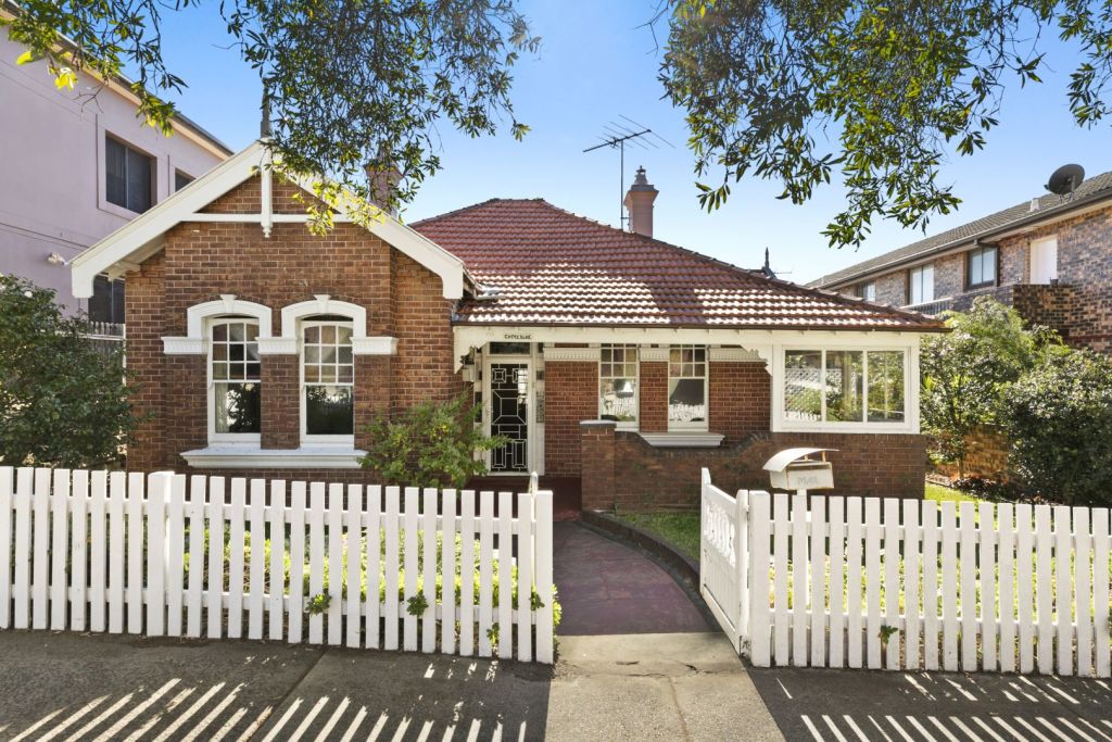 Sydney home kept in the one family for 115 years finally sells to new owner