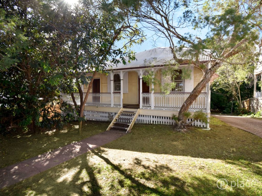 Brisbane auctions: Punters poised to compete for prestige properties