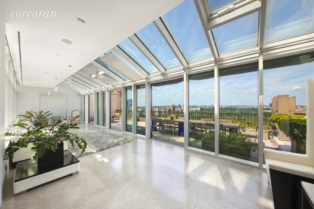 The home's solarium.  Photo: The Corcoran Group