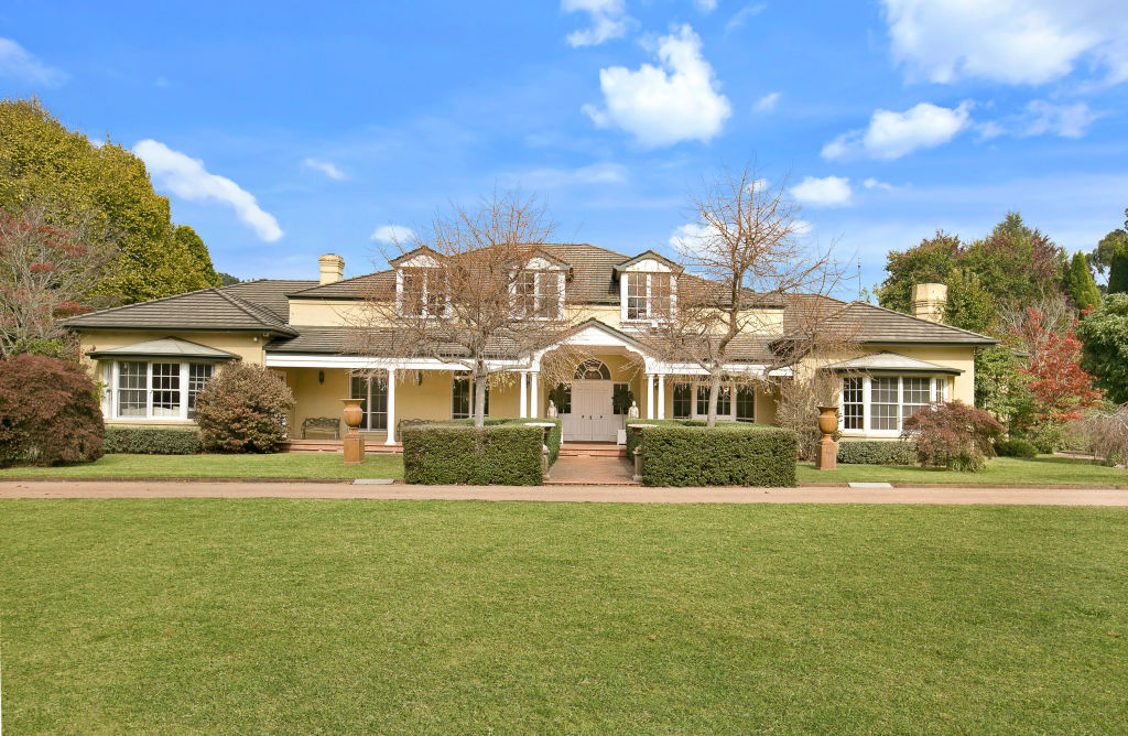 The vast 20-plus room mansion Catalina was the long-time home of the late Bob Sparke before he died. Photo: Supplied