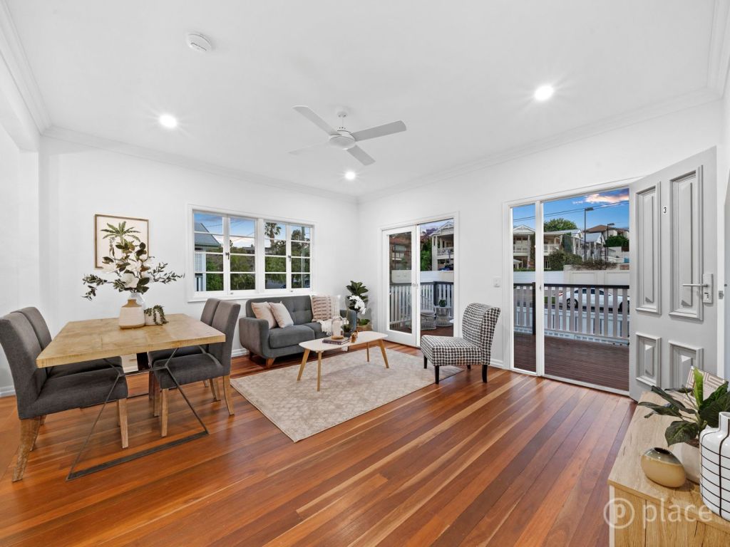 49b Headfort Street, Greenslopes. Photo: Place Estate Agents - Bulimba