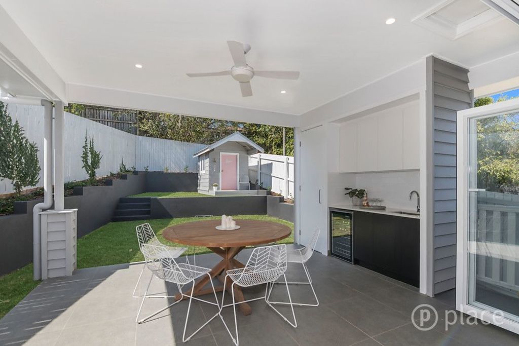 12 Ernest Street, Camp Hill. Photo: Place Estate Agents - Bulimba