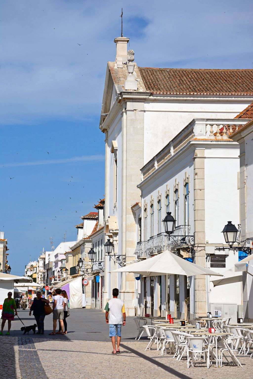 One of Portugal’s largest farmers’ markets. Photo: iStock.